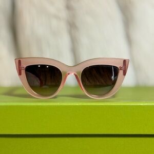 Chic Pink Cat Eye Sunglasses
